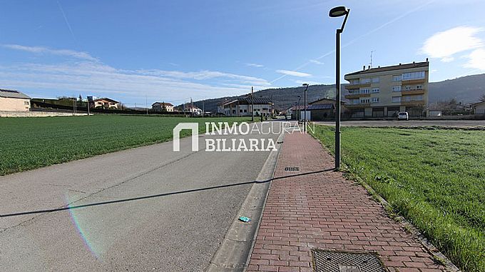 PARCELA URBANA EN MAEZTU