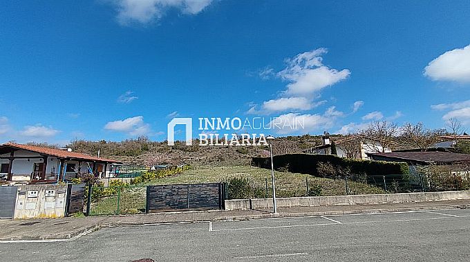 Venta de parcela urbana en Arriola