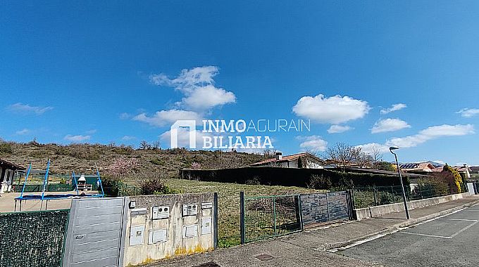 Venta de parcela urbana en Arriola