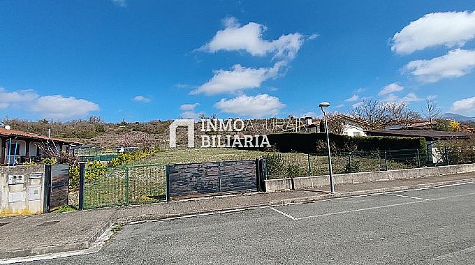 Venta de parcela urbana en Arriola