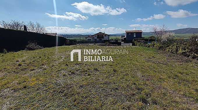 Venta de parcela urbana en Arriola