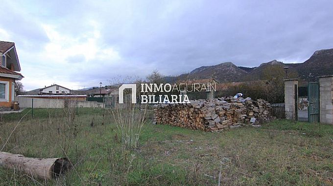 PARCELA URBANA EN LA POBLACIN DE ILARDUIA