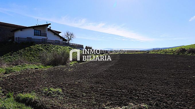 VENTA DE PARCELA URBANA EN NARBAIZA