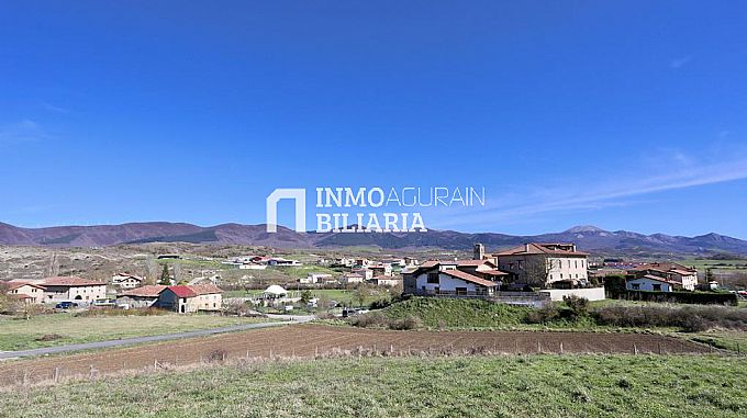 VENTA DE PARCELA URBANA EN NARBAIZA