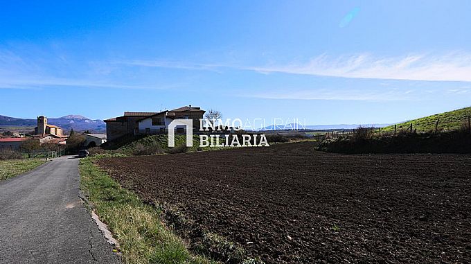VENTA DE PARCELA URBANA EN NARBAIZA