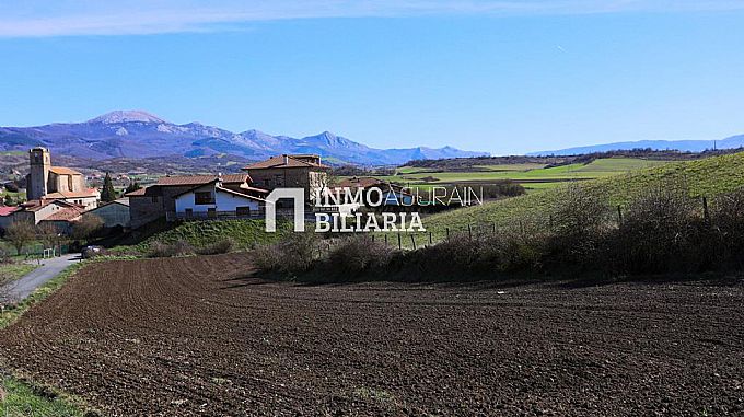 VENTA DE PARCELA URBANA EN NARBAIZA