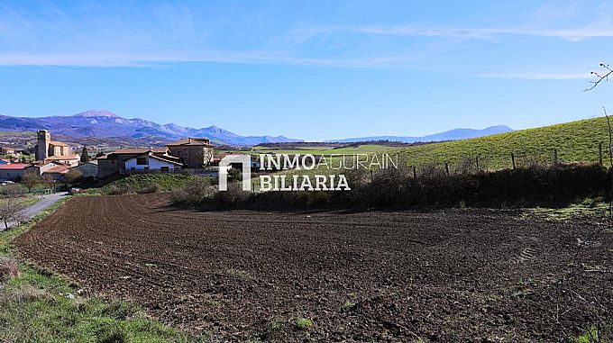 VENTA DE PARCELA URBANA EN NARBAIZA