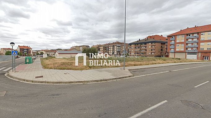 Venta de parcela urbana en Oyon