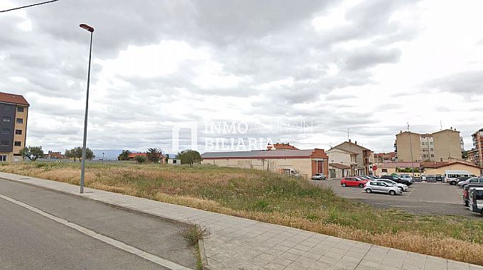 Venta de parcela urbana en Oyon