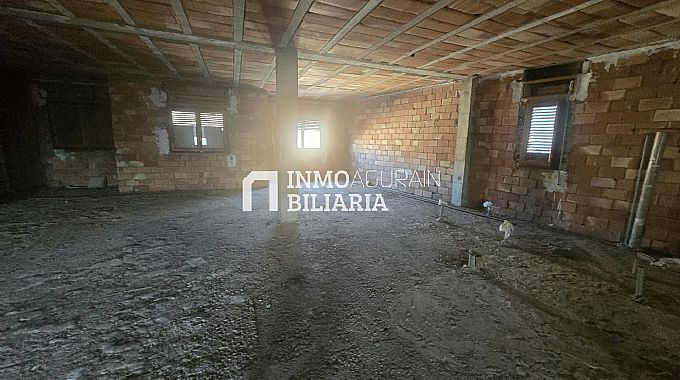 VENTA DE PISO EN BRUTO CON BAJERA EN ALFARO