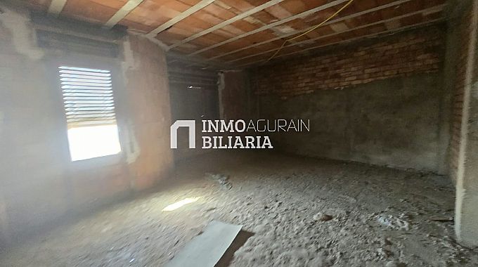 VENTA DE PISO EN BRUTO CON BAJERA EN ALFARO
