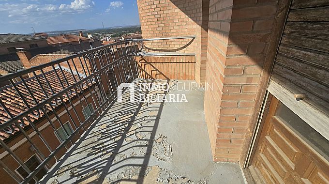 VENTA DE PISO EN BRUTO CON BAJERA EN ALFARO