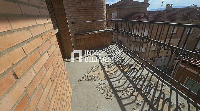 VENTA DE PISO EN BRUTO CON BAJERA EN ALFARO