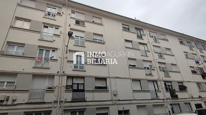 PISO DE 4 HABITACIONES PARA REFORMAR EN ALTSASU/ALSASUA