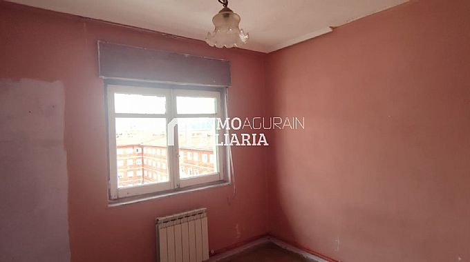 PISO DE 4 HABITACIONES PARA REFORMAR EN ALTSASU/ALSASUA