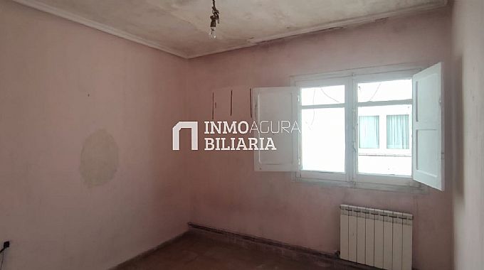 PISO DE 4 HABITACIONES PARA REFORMAR EN ALTSASU/ALSASUA