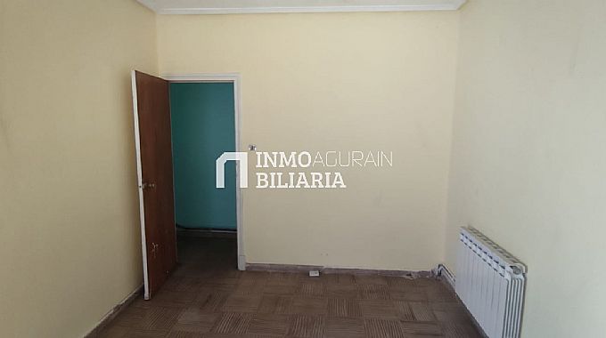 PISO DE 4 HABITACIONES PARA REFORMAR EN ALTSASU/ALSASUA