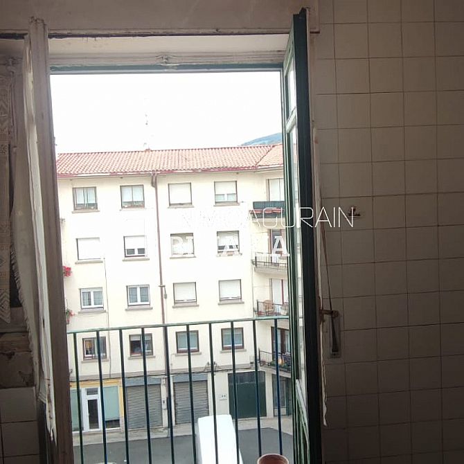 PISO DE 4 HABITACIONES PARA REFORMAR EN ALTSASU/ALSASUA - 21