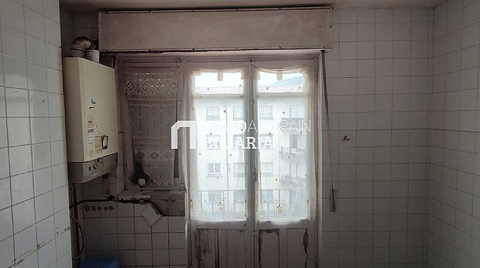 PISO DE 4 HABITACIONES PARA REFORMAR EN ALTSASU/ALSASUA