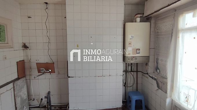 PISO DE 4 HABITACIONES PARA REFORMAR EN ALTSASU/ALSASUA