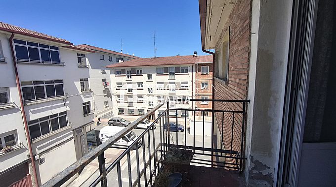 PISO EN CALLE URBASA DE ALSASUA
