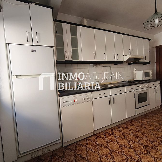 PISO + PLAZA DE GARAJE EN ANSOAIN - 10