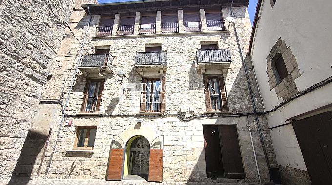 PISO EN AOIZ