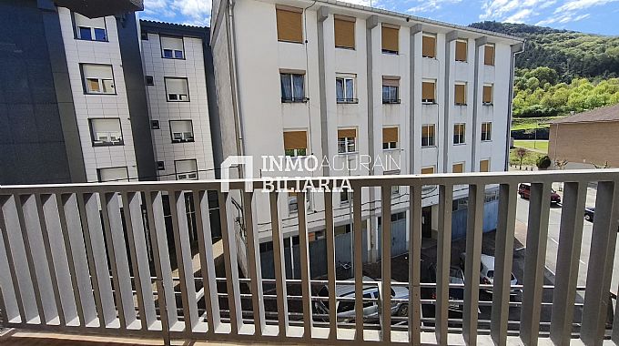 PISO + LOCAL COMERCIAL (ALMACEN AGRICOLA) EN IRURTZUN