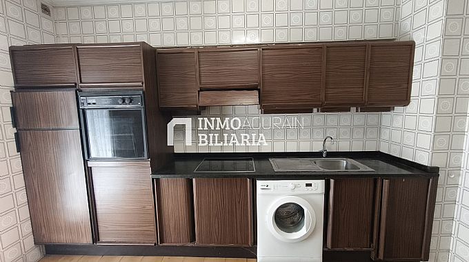 PISO + LOCAL COMERCIAL (ALMACEN AGRICOLA) EN IRURTZUN
