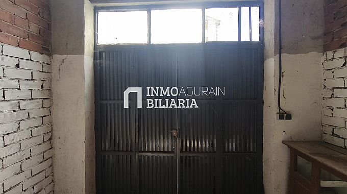 PISO + LOCAL COMERCIAL (ALMACEN AGRICOLA) EN IRURTZUN
