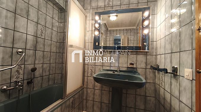 PISO + LOCAL COMERCIAL (ALMACEN AGRICOLA) EN IRURTZUN