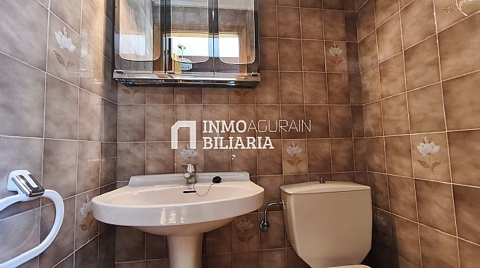PISO + LOCAL COMERCIAL (ALMACEN AGRICOLA) EN IRURTZUN