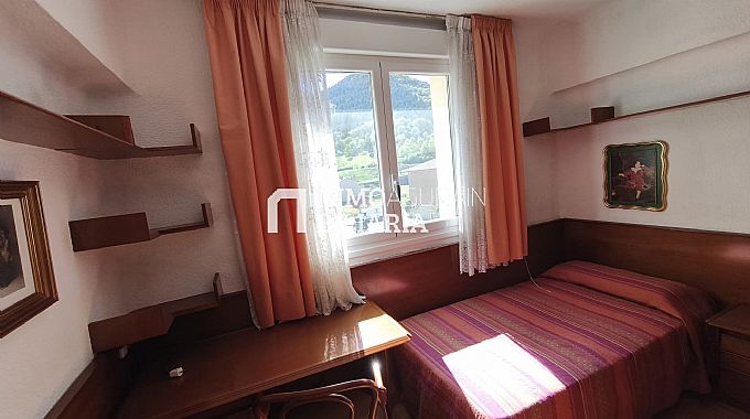 PISO + LOCAL COMERCIAL (ALMACEN AGRICOLA) EN IRURTZUN