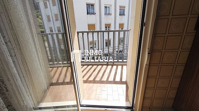 PISO + LOCAL COMERCIAL (ALMACEN AGRICOLA) EN IRURTZUN