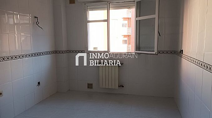 Venta de piso en Logro�o