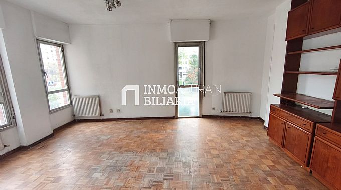 PISO + PLAZA DE PARKING