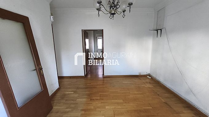 PISO EN CALLE UHARTE ARAKIL DE PAMPLONA