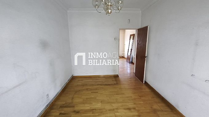 PISO EN CALLE UHARTE ARAKIL DE PAMPLONA