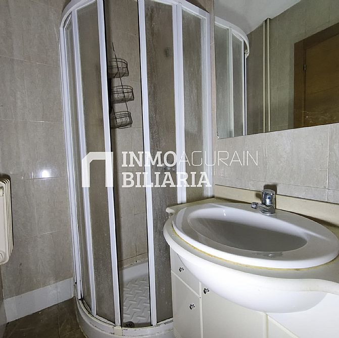 PISO EN CALLE AZOZ - 6