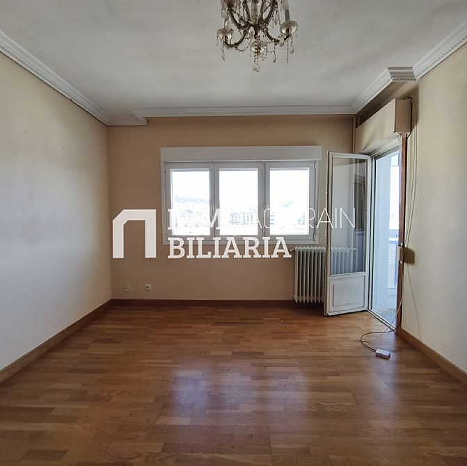 PISO EN CALLE AZOZ - 12