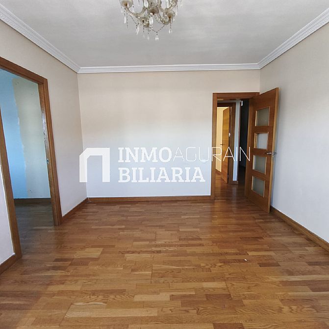 PISO EN CALLE AZOZ - 13