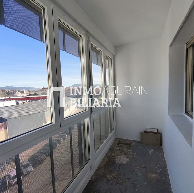 PISO EN CALLE AZOZ - 14