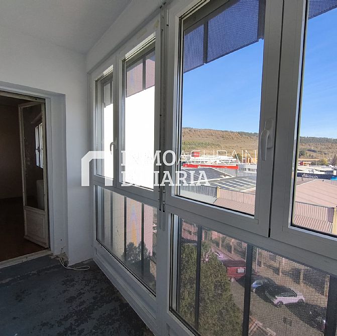 PISO EN CALLE AZOZ - 15