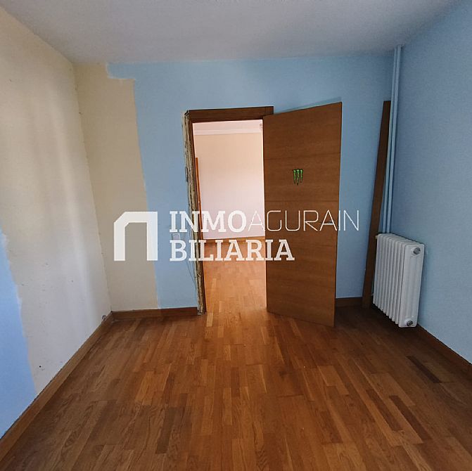 PISO EN CALLE AZOZ - 18