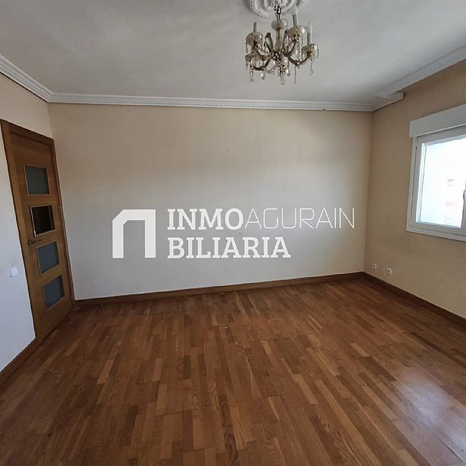 PISO EN CALLE AZOZ - 19