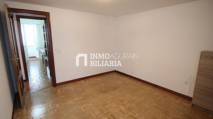 PISO CON ASCENSOR EN AGURAIN