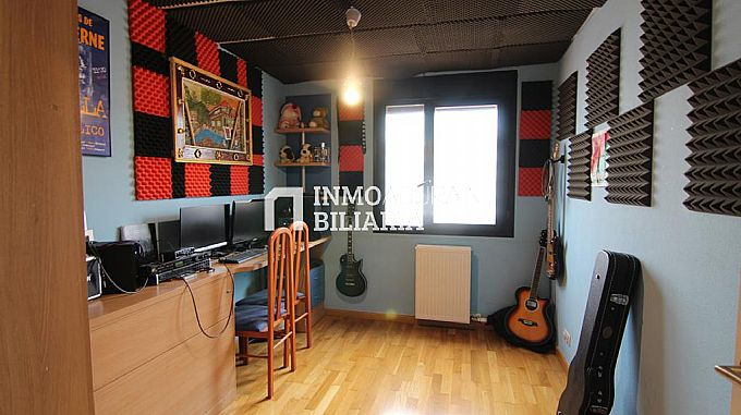 VENTA PISO VPO EN AGURAIN