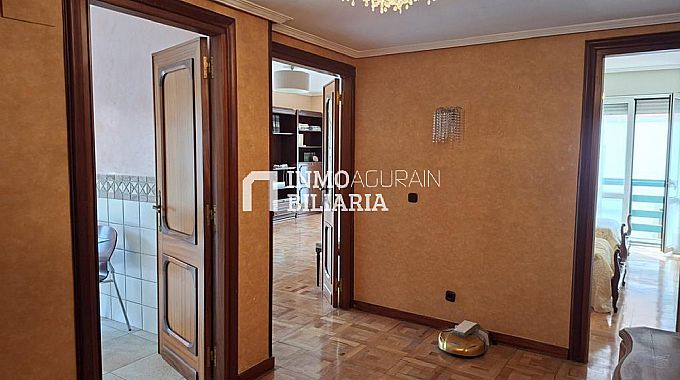 VENTA DE ESPECTACULAR PISO EN AGURAIN