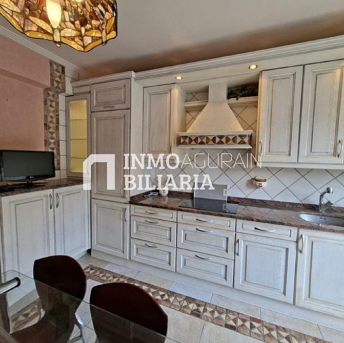 VENTA DE ESPECTACULAR PISO EN AGURAIN - 7