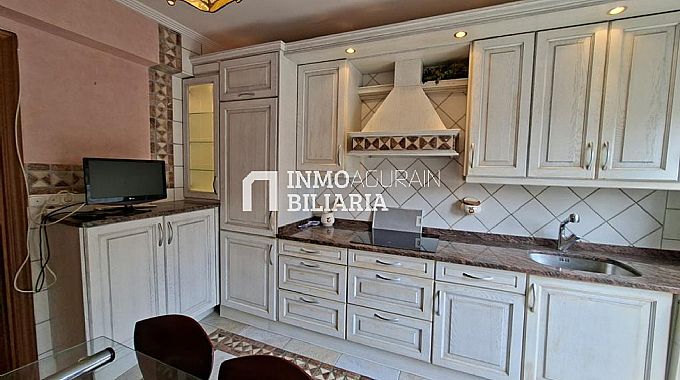 VENTA DE ESPECTACULAR PISO EN AGURAIN